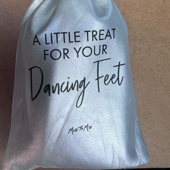 Miss to Mrs Slippers Sz S - Picture 2 of 7